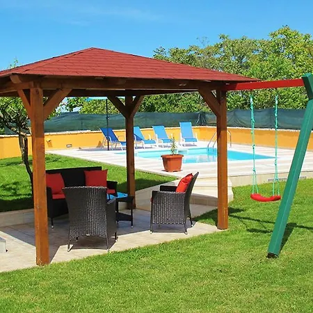 Holiday home House Nikolina 526
